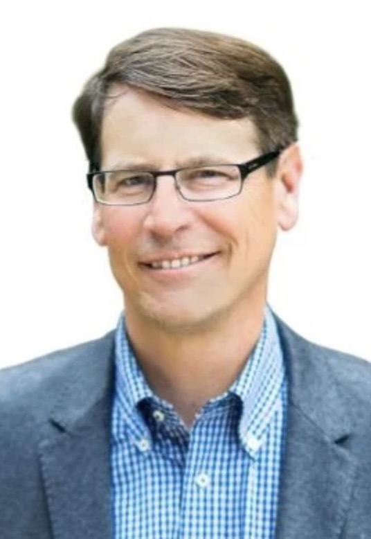 Hotel budgeting expert David Lund